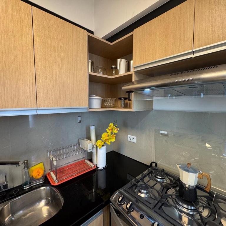 Family Apartment WiFi Large Pool Comfortable Central - Two-Bedroom Apartment with Balcony - 19