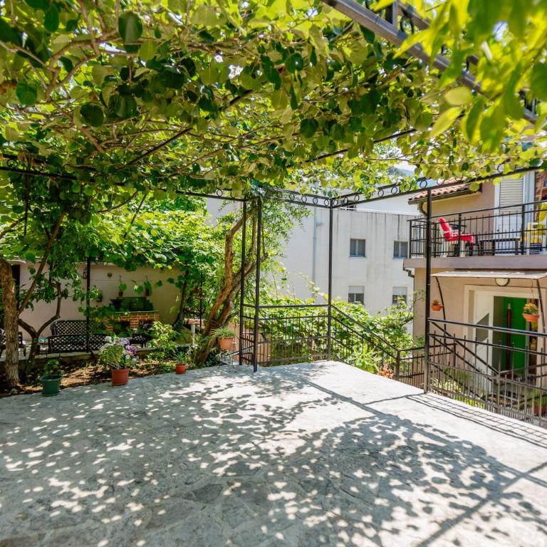 Spacious Central Magik - Apartment - Split Level - 31