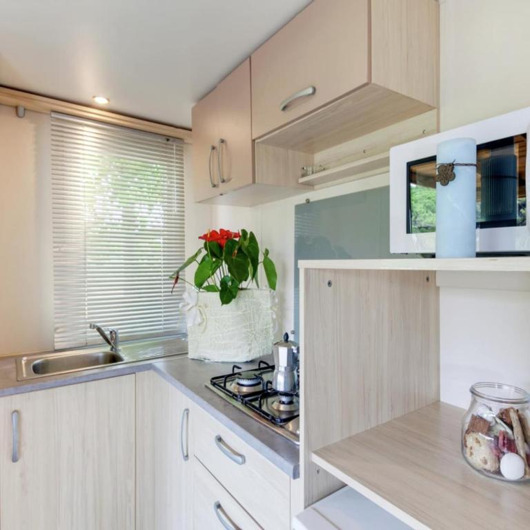Mobile Home in Italy near the Beach - Two-Bedroom Chalet - 2