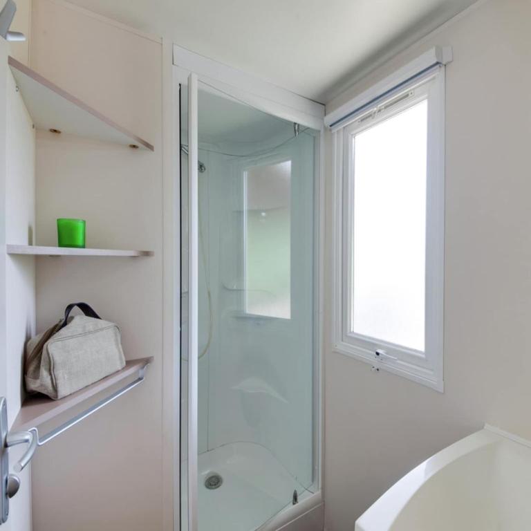 Mobile Home in Italy near the Beach - Two-Bedroom Chalet - 9