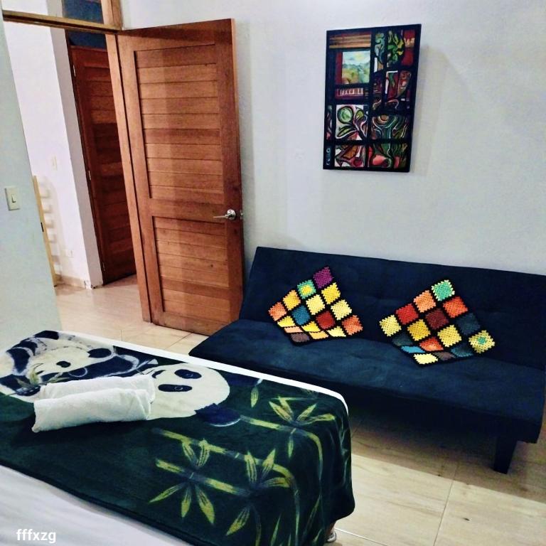 Casa Zentroa - Triple Room with Private External Bathroom - 26
