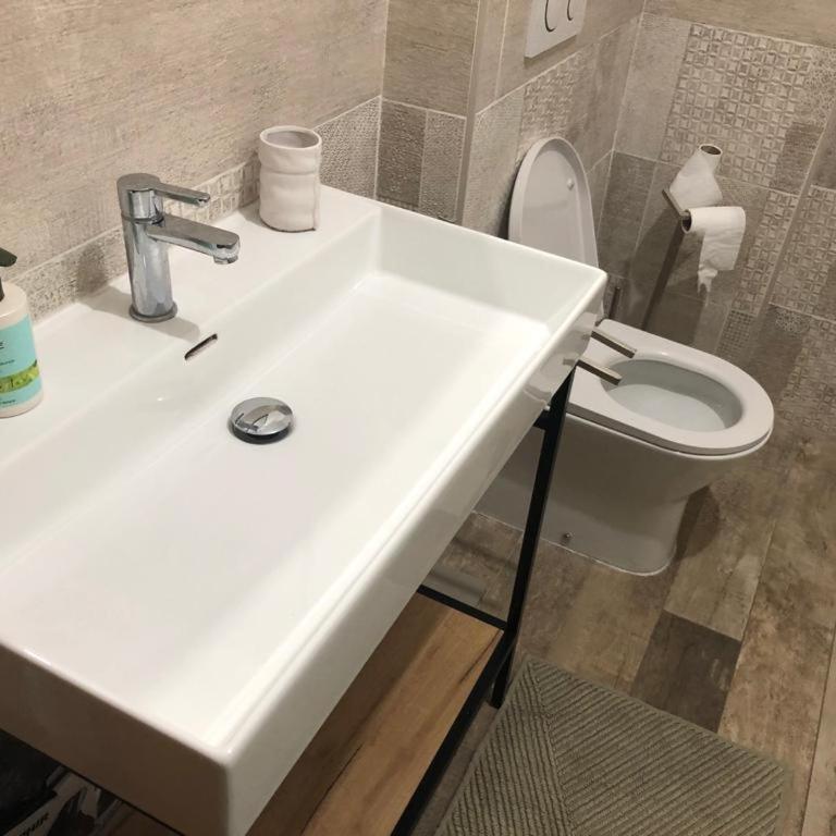 Casa Magnolia - Appartamento con 2 Camere da Letto e Vista Giardino - 7