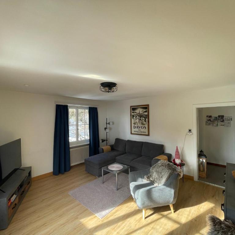 Haus Albertihof: 3-Zimmer-Wohnung an Top-Lage in Davos-Platz - Apartment mit 3 Schlafzimmern - 2