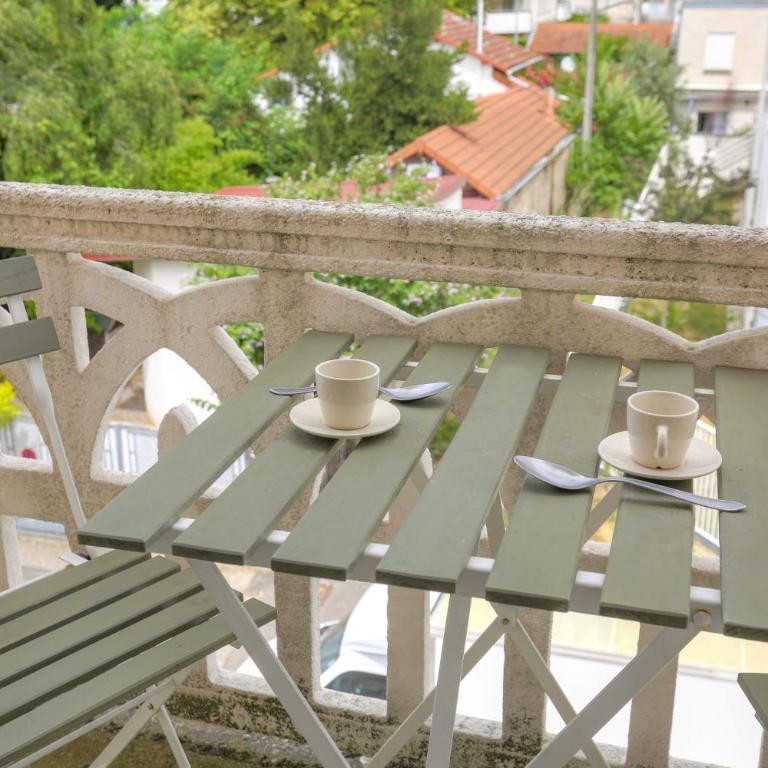 Design et Cosy à 10 mins métro Gratte-Ciel - Appartement - 5