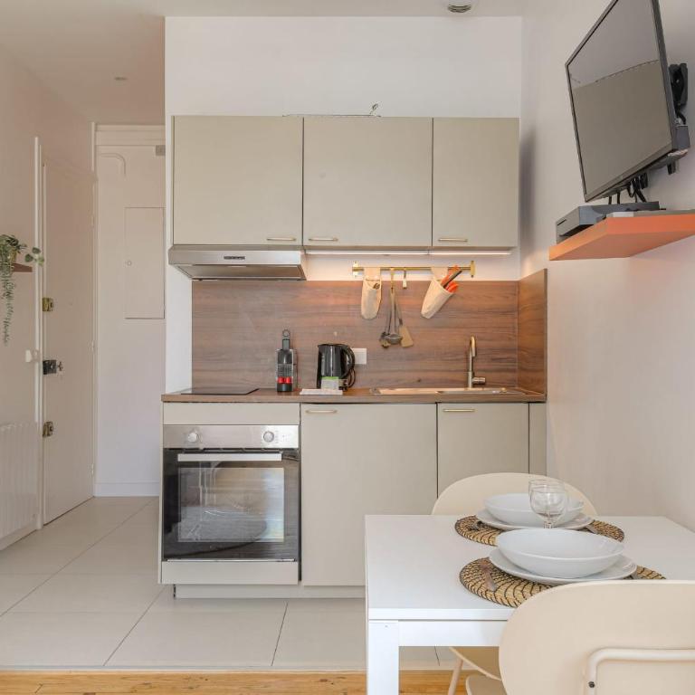 Design et Cosy à 10 mins métro Gratte-Ciel - Appartement - 11