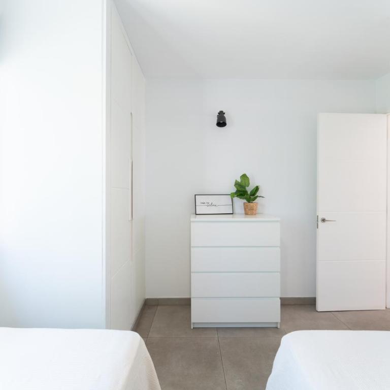 Apartamentos Romandie by Saratur - One-Bedroom Apartment - 4