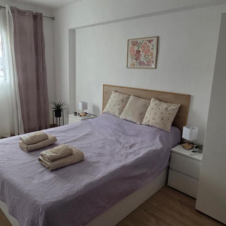 Alicante Big Holiday - Three-Bedroom Premium Apartment with Balcony - 1