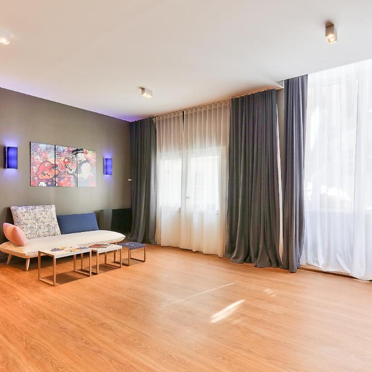 UrbanFlat 124 - Spacious Home in the Heart of Paris - Apartment - 4