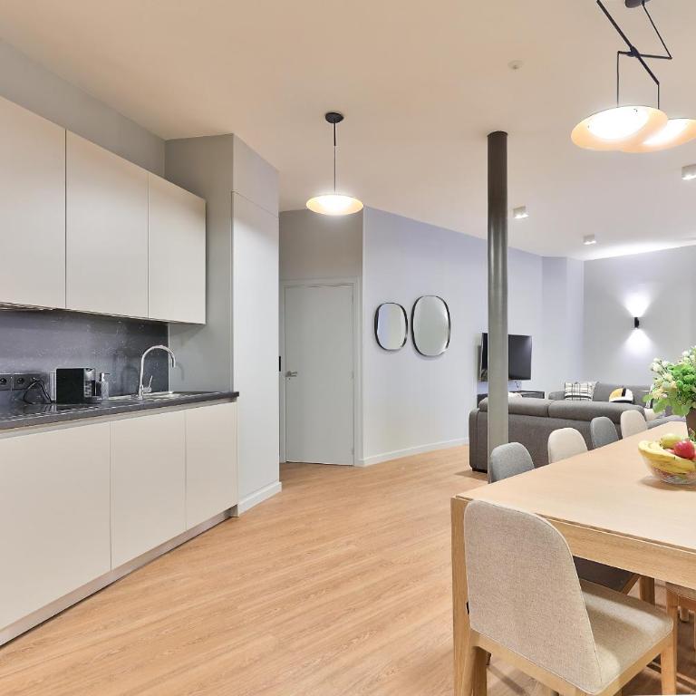 UrbanFlat 124 - Spacious Home in the Heart of Paris - Apartment - 27