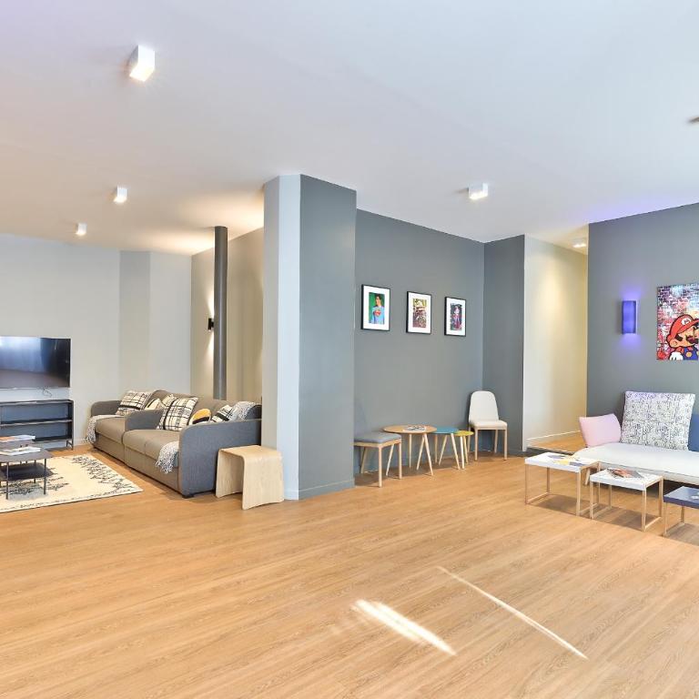 UrbanFlat 124 - Spacious Home in the Heart of Paris - Apartment - 32