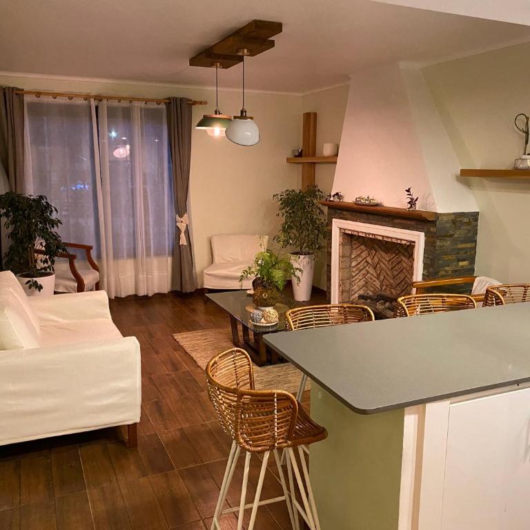 Plaza Colombia - Three-Bedroom Apartment - 11