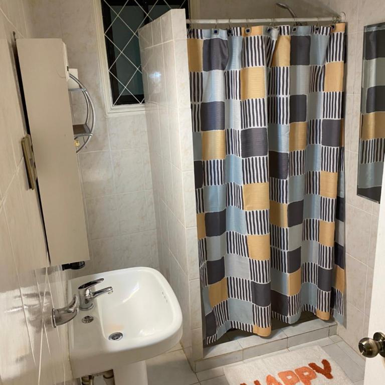 Plaza Colombia - Three-Bedroom Apartment - 17