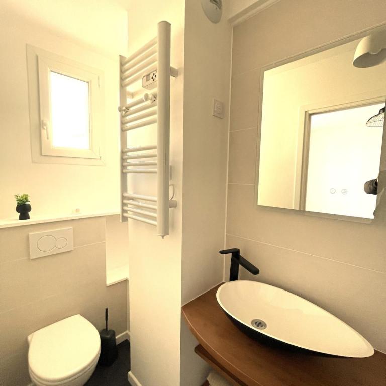 2 pièces Cosy avec parking privé - Appartement 1 Chambre - 3