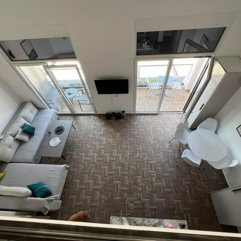 Hedonist - One-Bedroom Apartment - 15