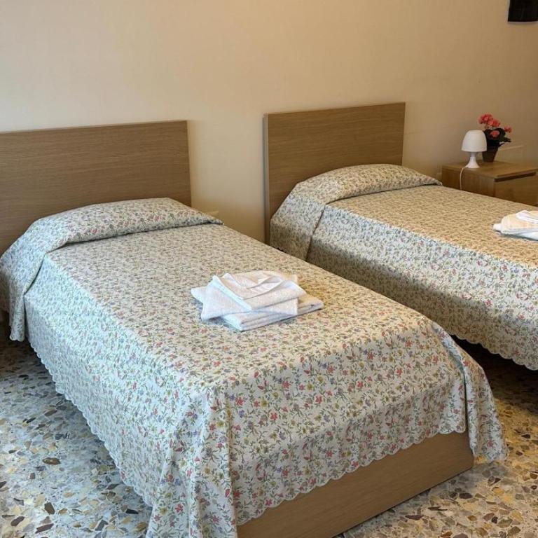 Casa per Ferie Eden Cusmano - Camera Doppia con Letti Singoli con Bagno Privato - 1