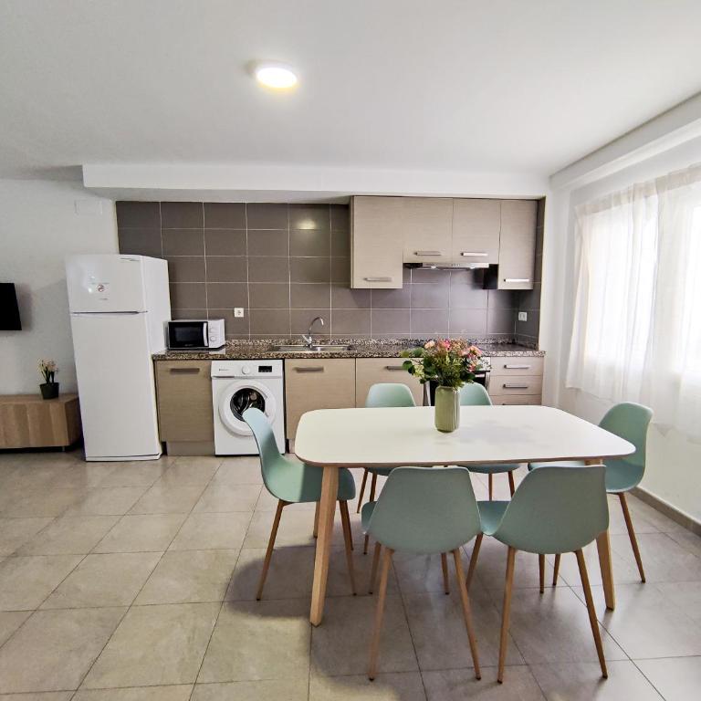 Apartamentos Gandia Familiar 3000 - Apartamento Superior de 2 dormitorios - 30