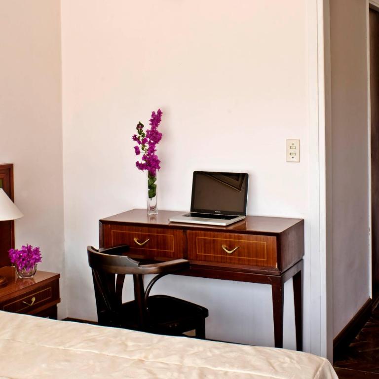 Hotel San Martin - Superior Quadruple Room - 6