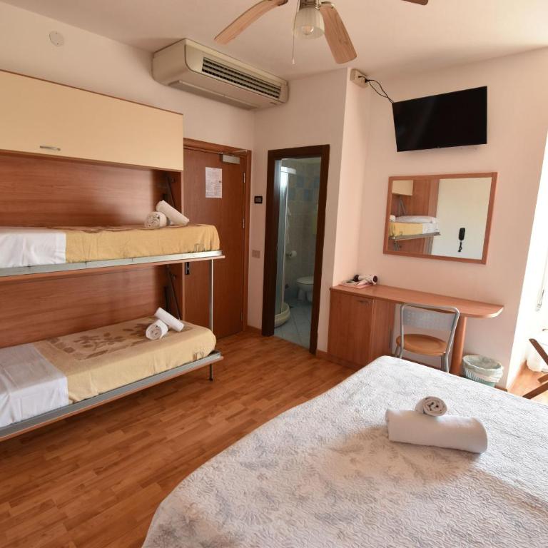 Hotel Galles - Camera Familiare Superior - 1