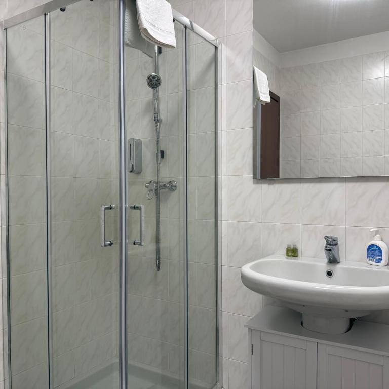 Girasole Guest House - Two-Bedroom Apartment - 3