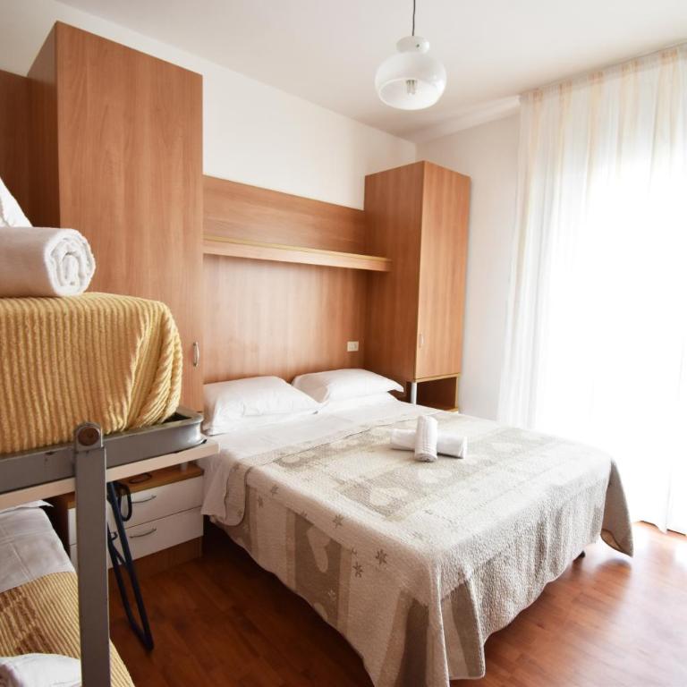 Hotel Galles - Camera Familiare Standard - 2