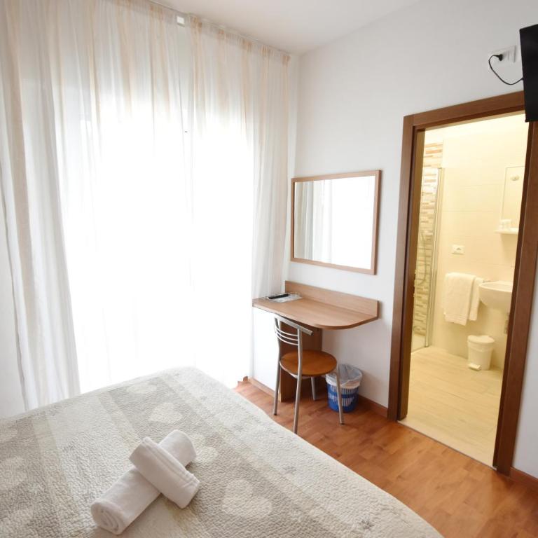 Hotel Galles - Camera Familiare Standard - 3