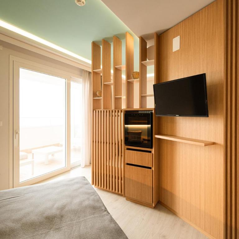 Hotel Carlton - Junior Suite with Balcony Side Sea View - 8