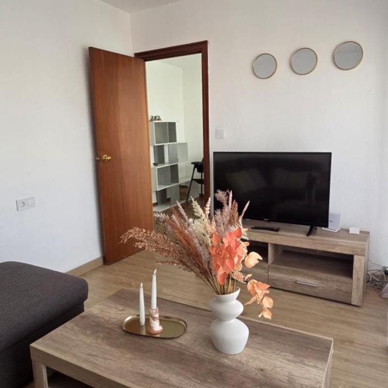 Alicante Big Holiday - Three-Bedroom Premium Apartment with Balcony - 6