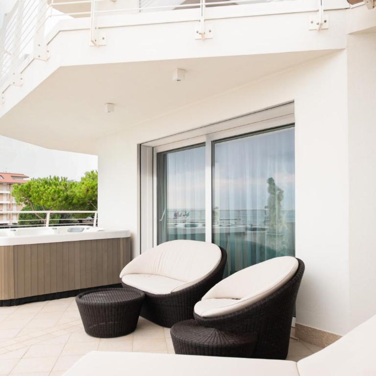 Hotel Carlton - Suite King con Vasca Idromassaggio - 9