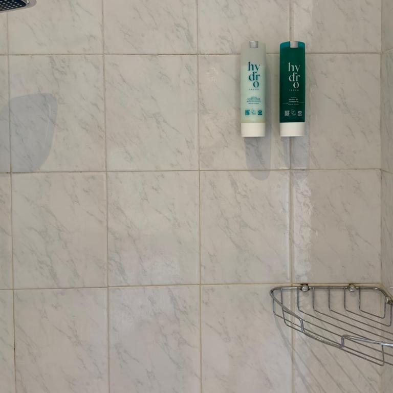 Hotel Locanda Castagnola - Camera Matrimoniale con Bagno Privato - 1