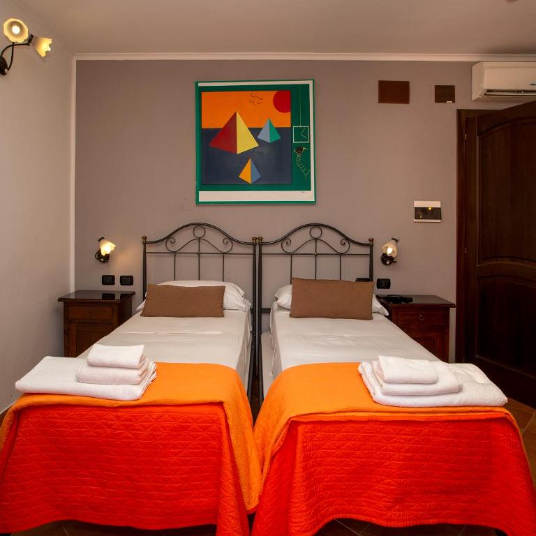 Hotel Neapolis - Camera Matrimoniale/Doppia con Letti Singoli - 1