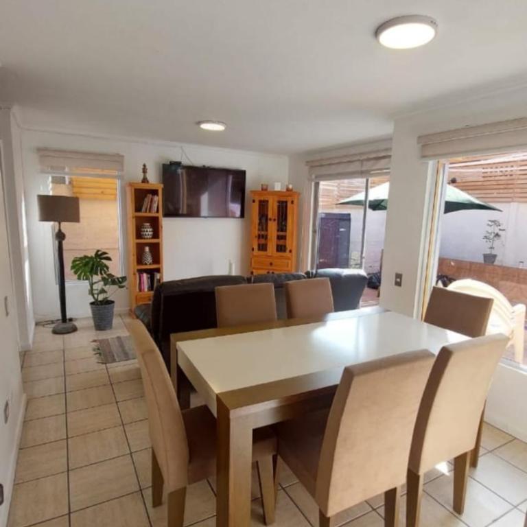 Hermosa casa en sector residencial para 7 personas - Three-Bedroom Home - 6