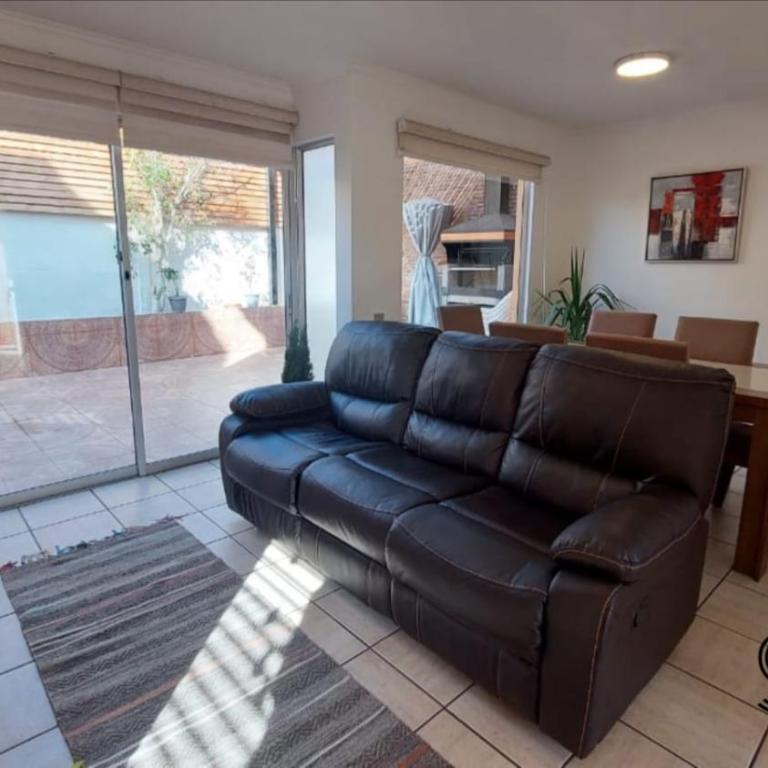 Hermosa casa en sector residencial para 7 personas - Three-Bedroom Home - 9