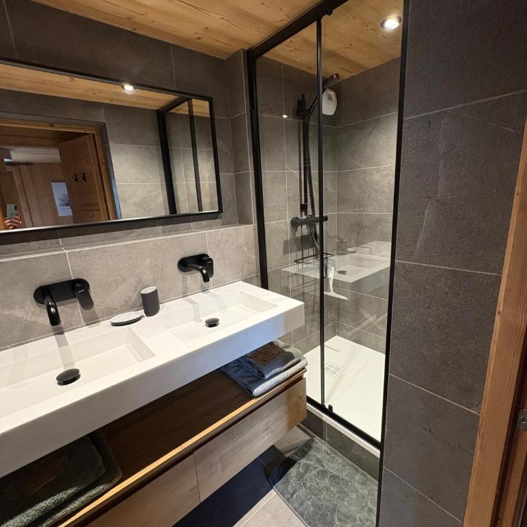 Chalet Saint François, appartement privatif pour 4 personnes à Montriond, entre Lac & Ski ! - Appartement 2 Chambres - 3