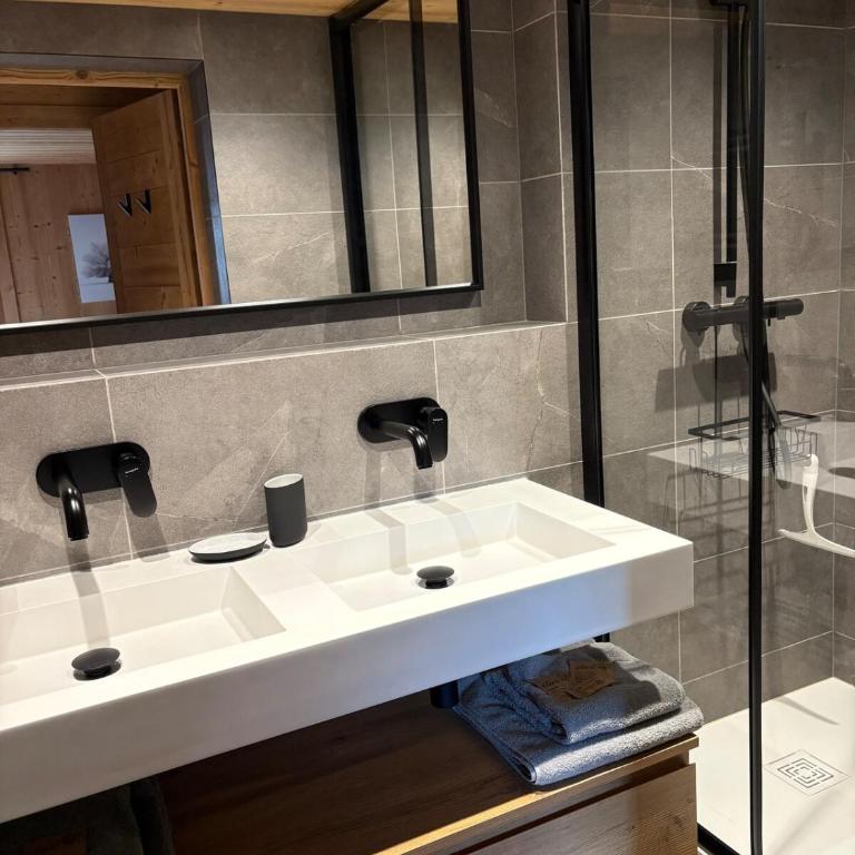 Chalet Saint François, appartement privatif pour 4 personnes à Montriond, entre Lac & Ski ! - Appartement 2 Chambres - 2