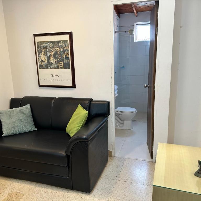 Amoblados Medellín Laureles - Apartamento de 2 dormitorios (4 adultos) - 2
