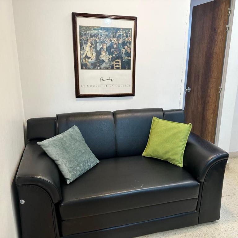 Amoblados Medellín Laureles - Apartamento de 2 dormitorios (4 adultos) - 3