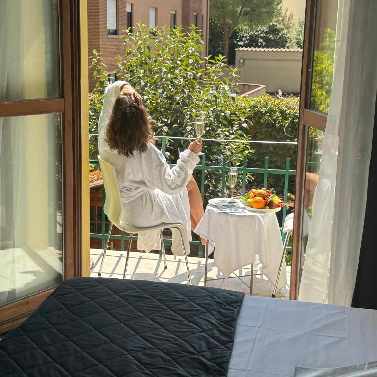 Relais Stibbert Florence - Deluxe Suite with Spa Bath - 6