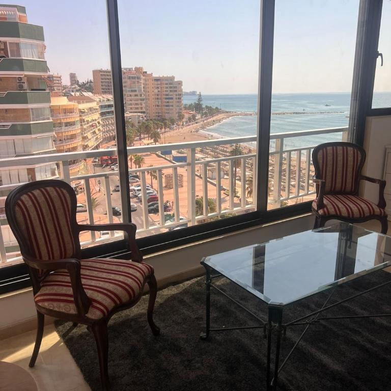 Luxury Beachfront Bright & Spacious by TuriVida - Two-Bedroom Superior Apartment - 10