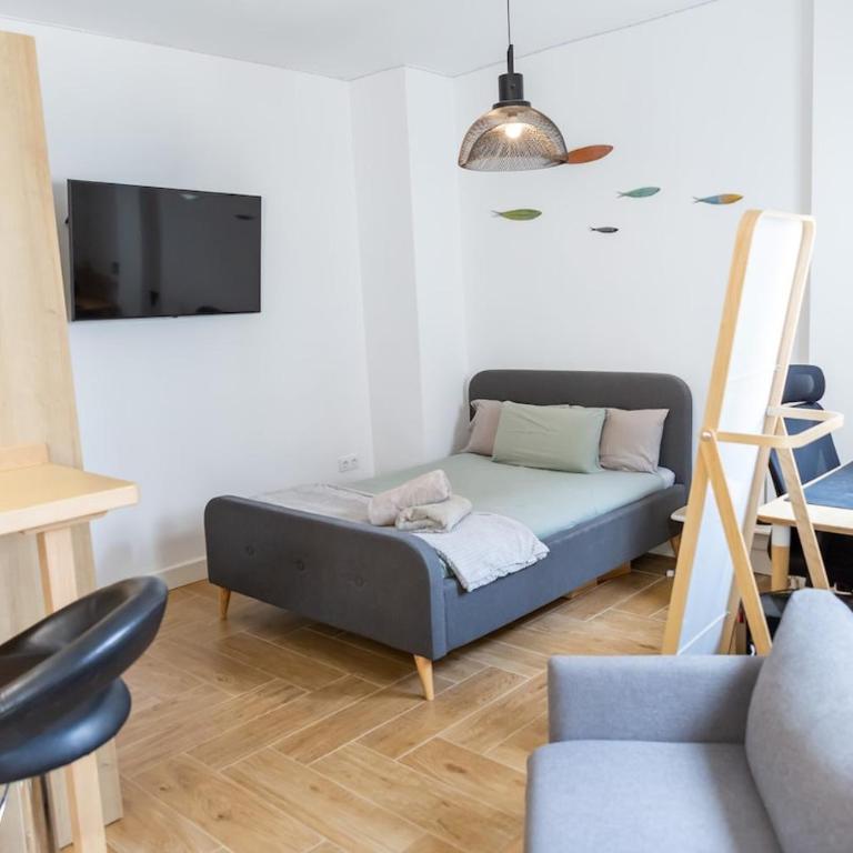 Chic Studio Downtown - AC - WiFi - One-Bedroom Apartment - 15