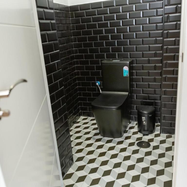 Chic Studio Downtown - AC - WiFi - One-Bedroom Apartment - 17