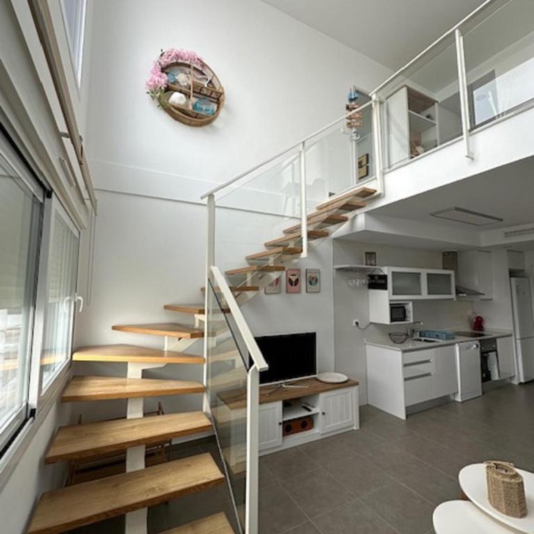 Beach House Renata - Three-Bedroom House - 1