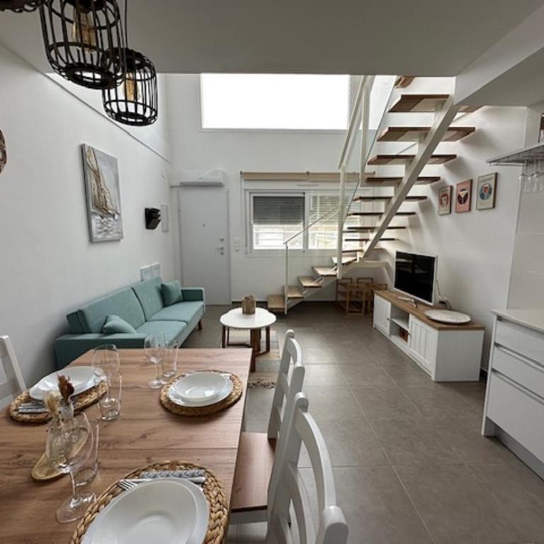 Beach House Renata - Three-Bedroom House - 2