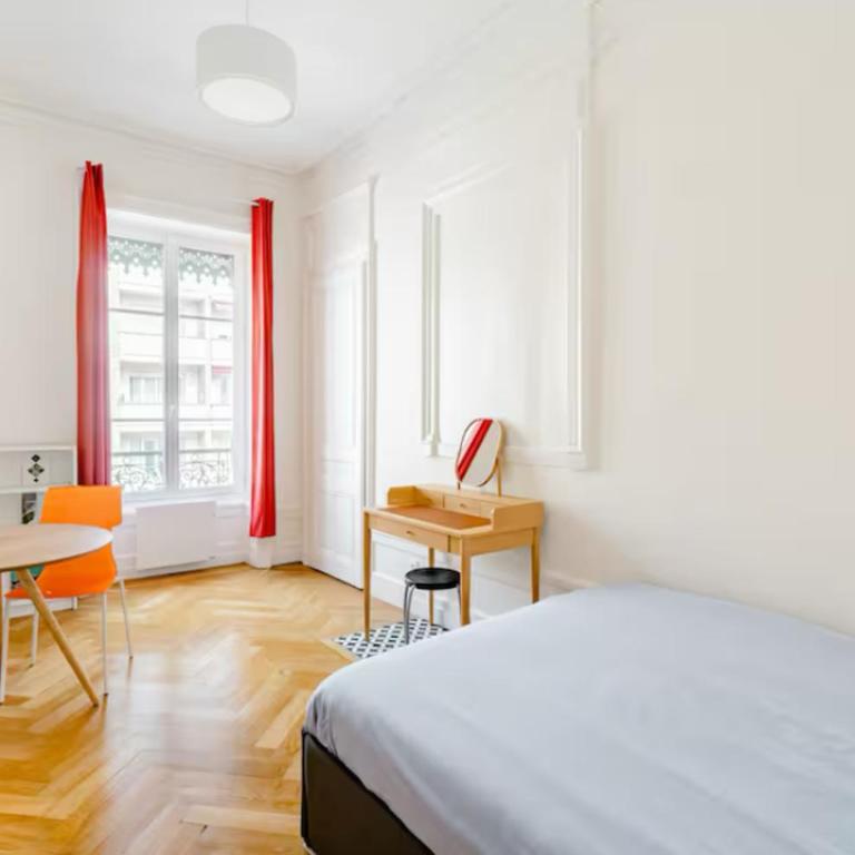 Chambre dans appartement familial au pied du métro et proche parc tête d or - Chambre Double avec Salle de Bains Privative - 7
