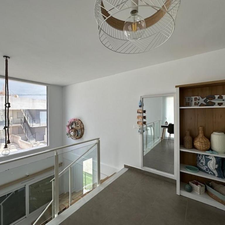 Beach House Renata - Three-Bedroom House - 8