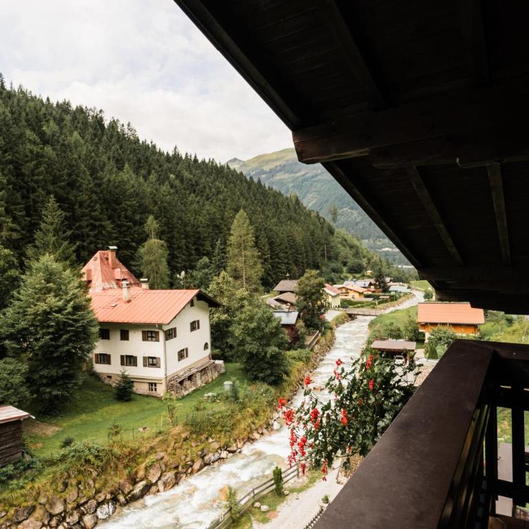 Hotel Stubnerhof - Superior Family Room with extra bedroom - 13