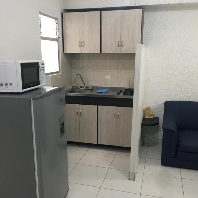 Amoblados Medellín Laureles - Apartamento Estudio - 1 cama doble - 4