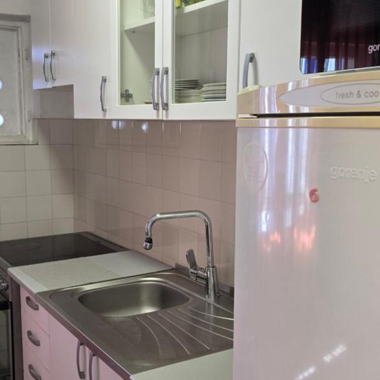 Humble apartment - Apartman sa 2 Spavaće Sobe - 7