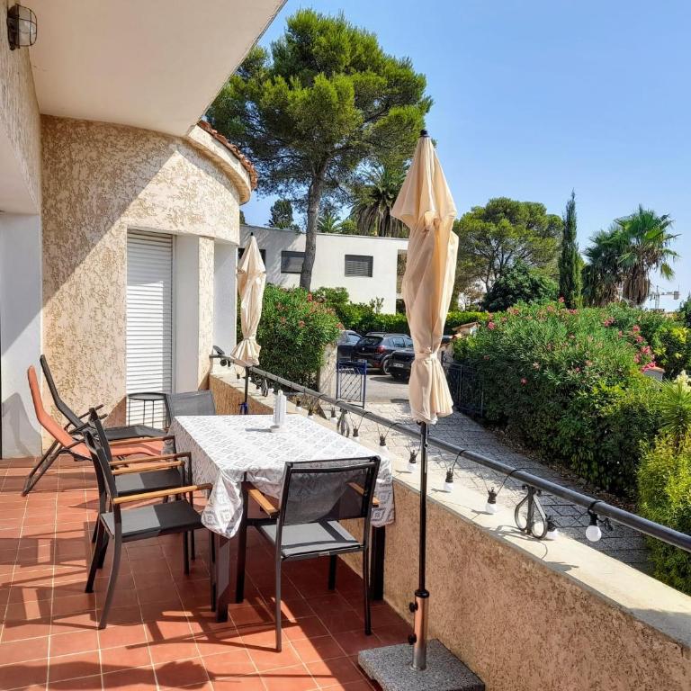 Appt 83m2 rez de jardin dans villa parc privé balcon vue mer - Apartment mit 1 Schlafzimmer und Gartenblick - 11