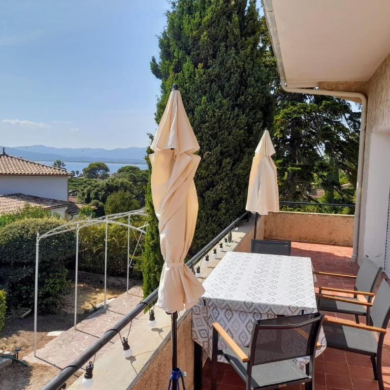 Appt 83m2 rez de jardin dans villa parc privé balcon vue mer - Apartment mit 1 Schlafzimmer und Gartenblick - 9