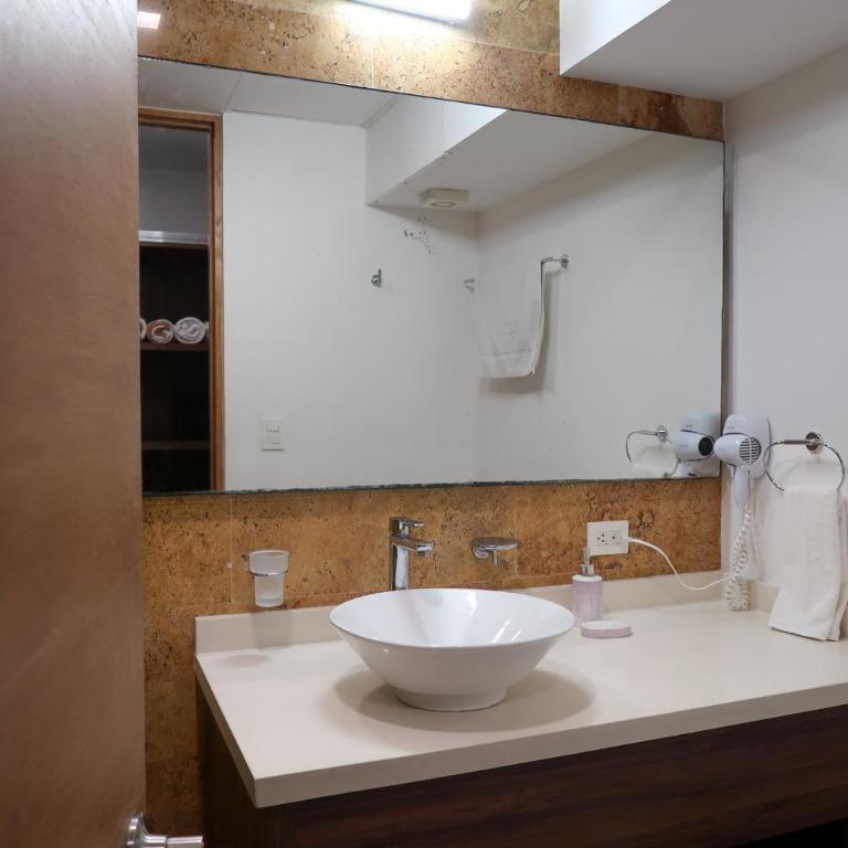 The Shore - Chic Getaway - Beach steps away - Estudio Deluxe con cama grande - 15